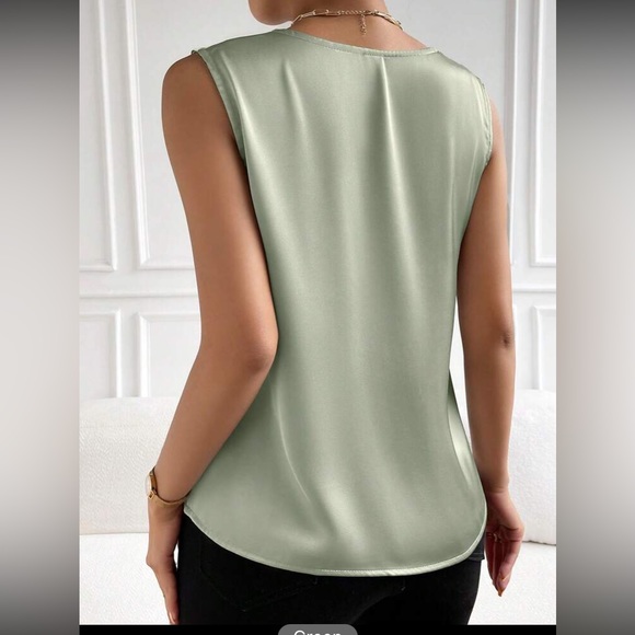Luxe V neck sleeveless blouse - Picture 6 of 16